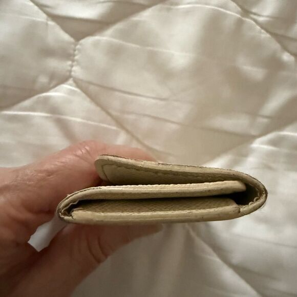 Louis Vuitton Damier Azur 4 Hook Key Case. Authentic with Box & Dust Bag. - Picture 7 of 10